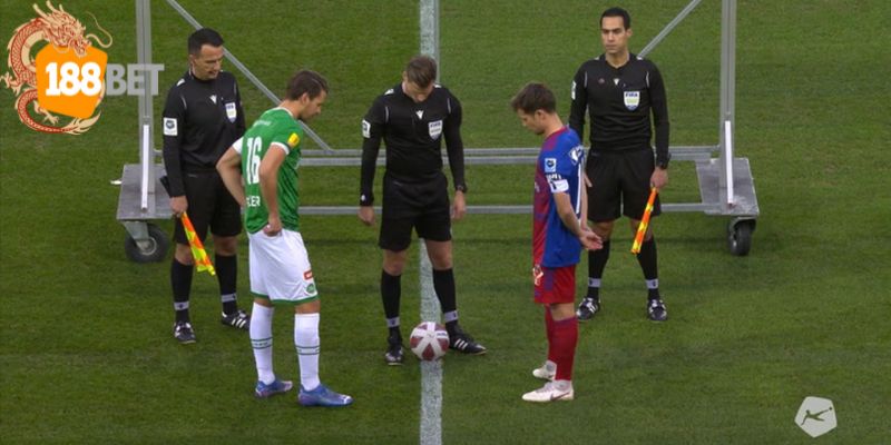 Hai đội giao bóng trong kèo kick off